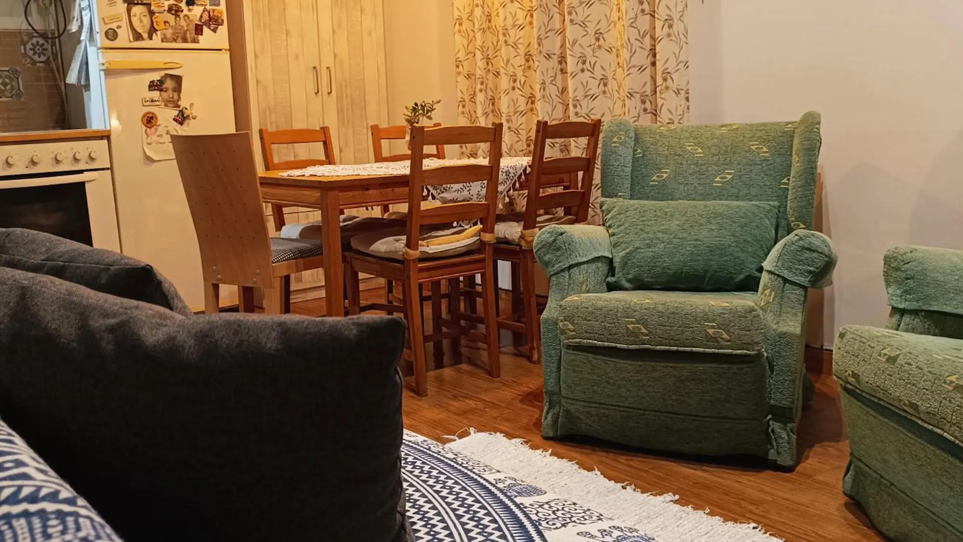 לינה וארוחת בוקר פואנגירולה La Habitacion De Los Huespedes